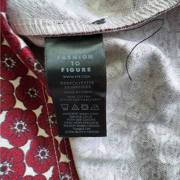 Gabi Fresh x FASHION TO FIGURE Women Turtleneck Sweater Size 3 - Picture 8 of 9